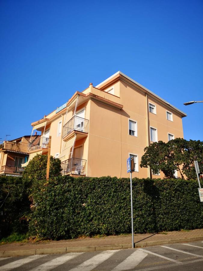 Villa Rosa Лоано Екстериор снимка