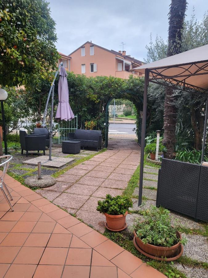 Villa Rosa Лоано Екстериор снимка