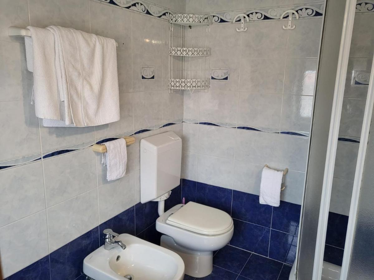 Villa Rosa Лоано Екстериор снимка