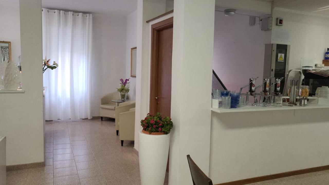 Villa Rosa Лоано Екстериор снимка