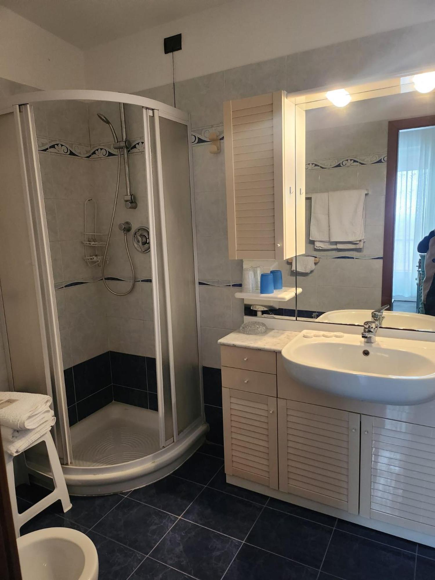 Villa Rosa Лоано Екстериор снимка